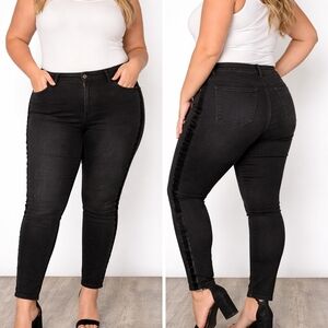 Denizen by Levi’s High-Rise Ankle Skinny Jeans – Black Velvet Stripe – Size 12